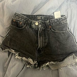 abercrombie black denim shorts 00/24